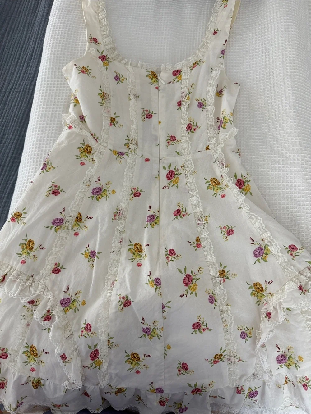 For Love And Lemons soft white